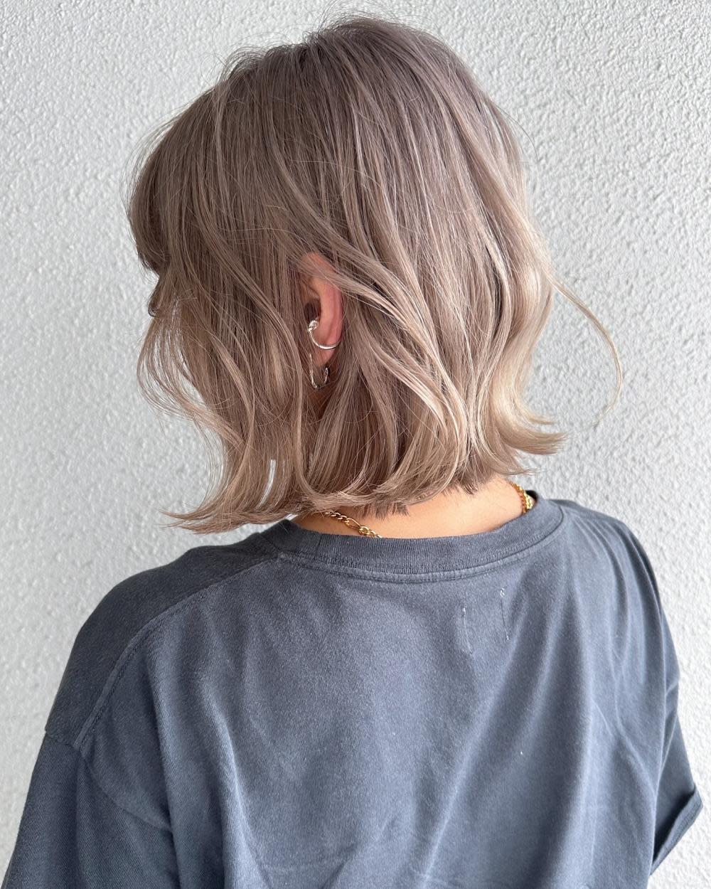 Lelie by artina川越店【レリー バイ アルティナ カワゴエテン】のスタイル紹介。ミルクティーアッシュ_グレーベージュ_グレージュアッシュ