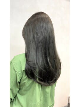 CLALA 博多駅前【クララ ハカタエキマエ】のスタイル紹介。TIARA 博多店×ロング