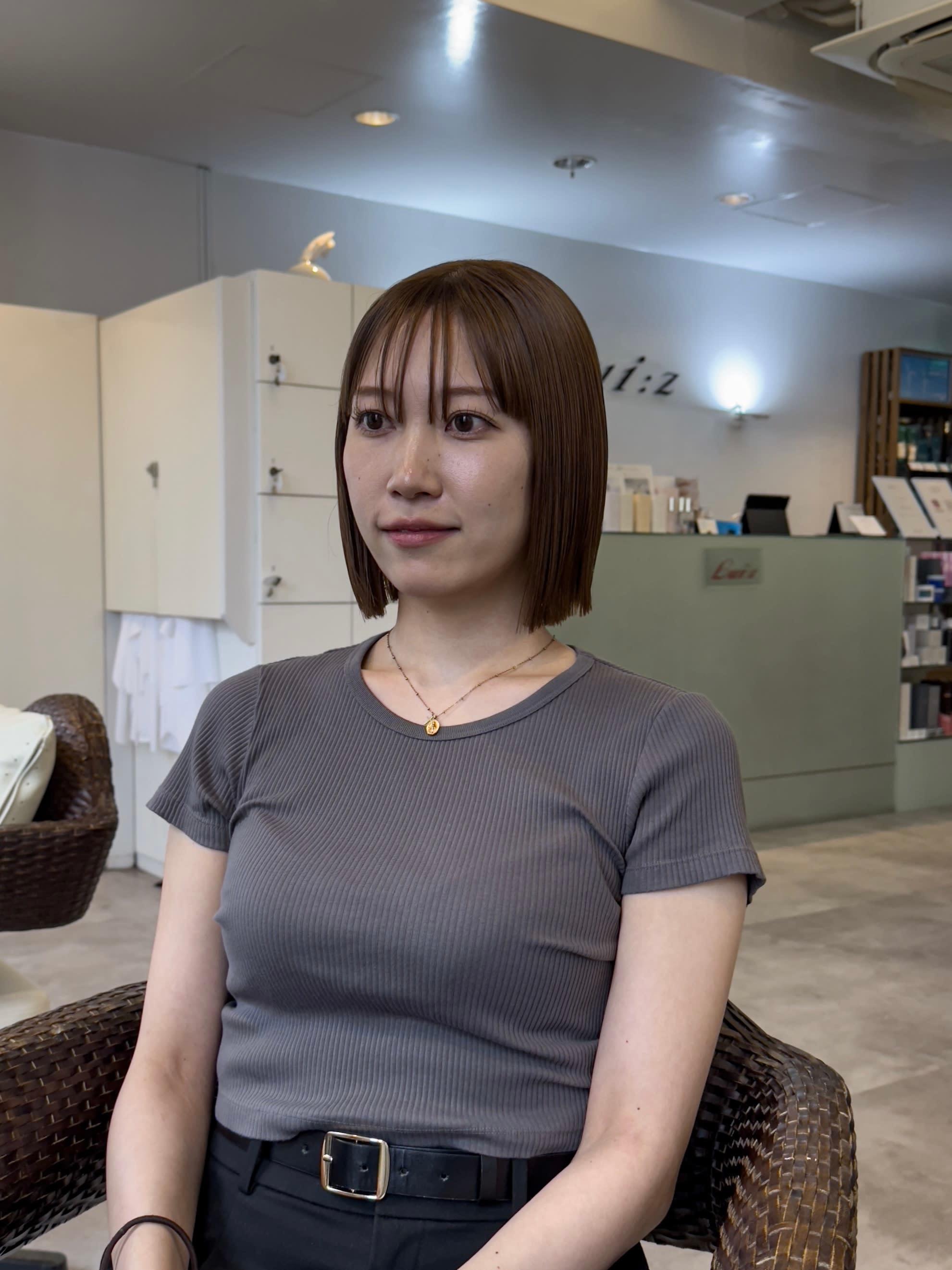 Lui:z【ルイーズ】のスタイル紹介。ミルクティーベージュ×切りっぱなしボブ