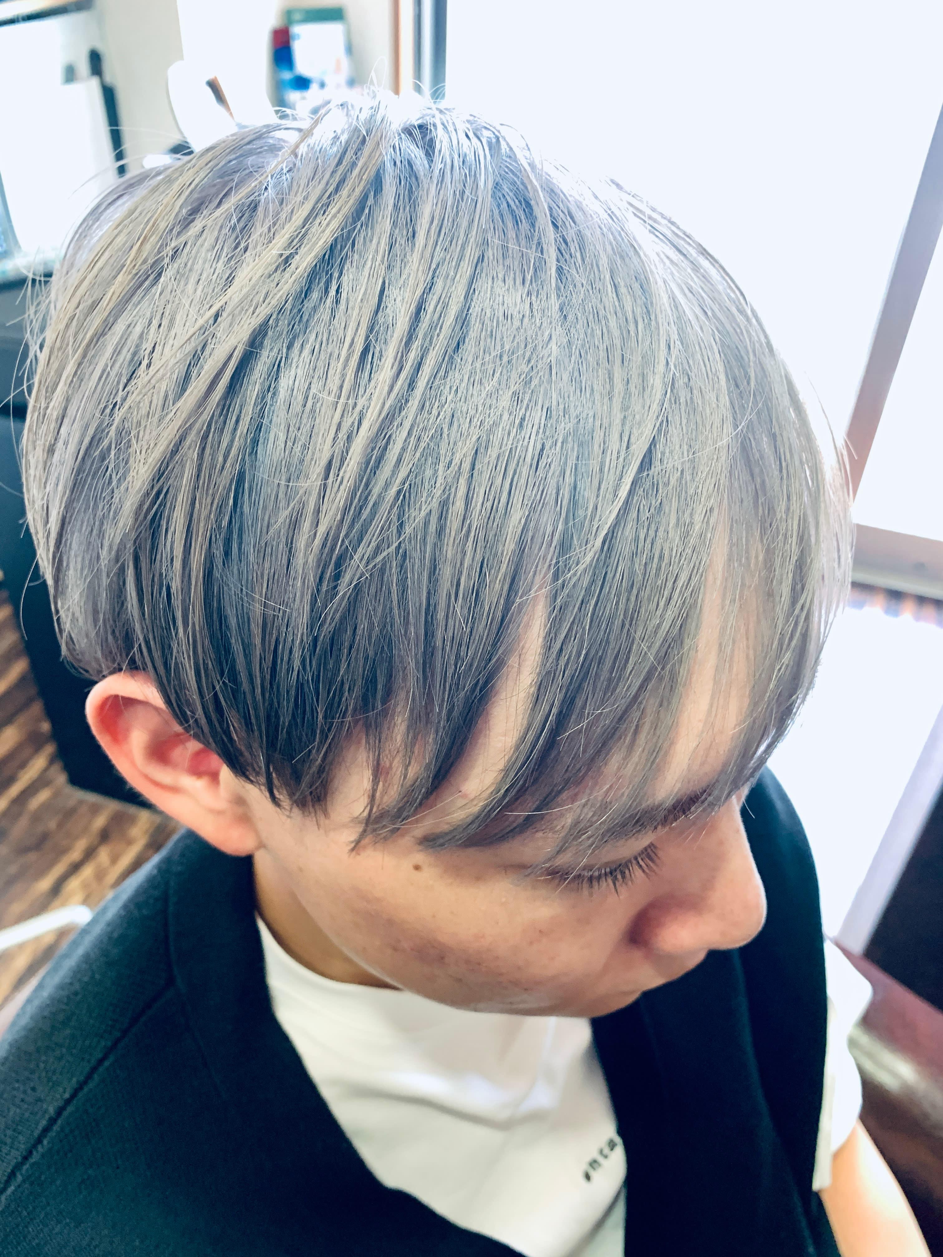 美容室 ロゼッタ【ビヨウシツ ロゼッタ】のスタイル紹介。Plateau プラチナシルバー