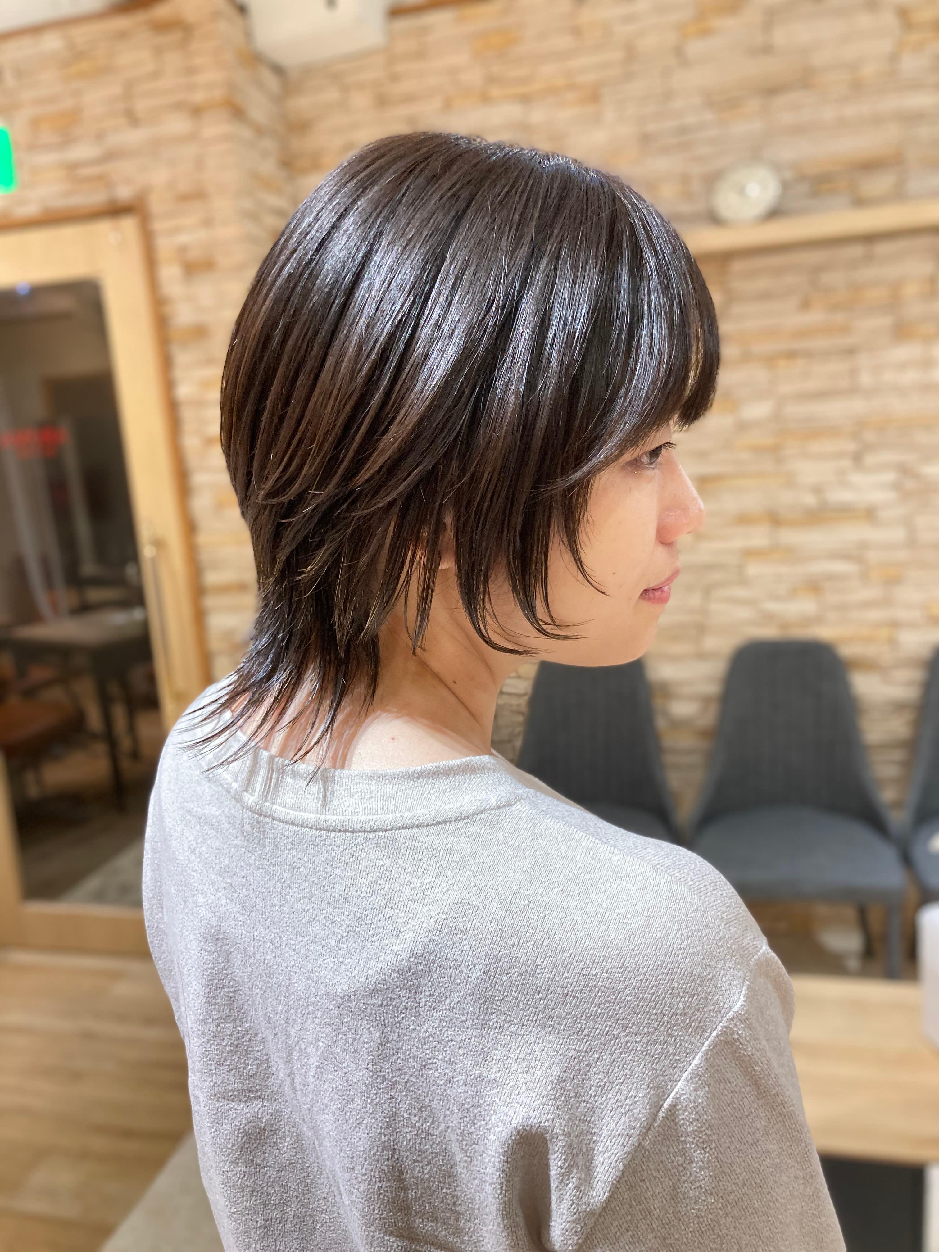 AROMA hair studio 仙台店【アロマ ヘアー スタジオ センダイテン】のスタイル紹介。ネオウルフ×クール×黒髪