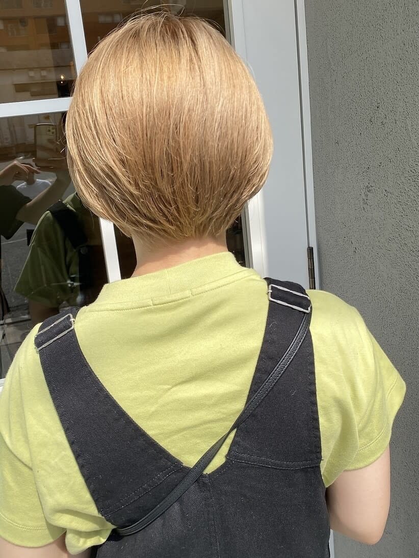 ba-boo by beauty:beast Academy 高知店【バブー バイ ビューティービーストアカデミー コウチテン】のスタイル紹介。ハイトーンミルクティーベージュ×ショート