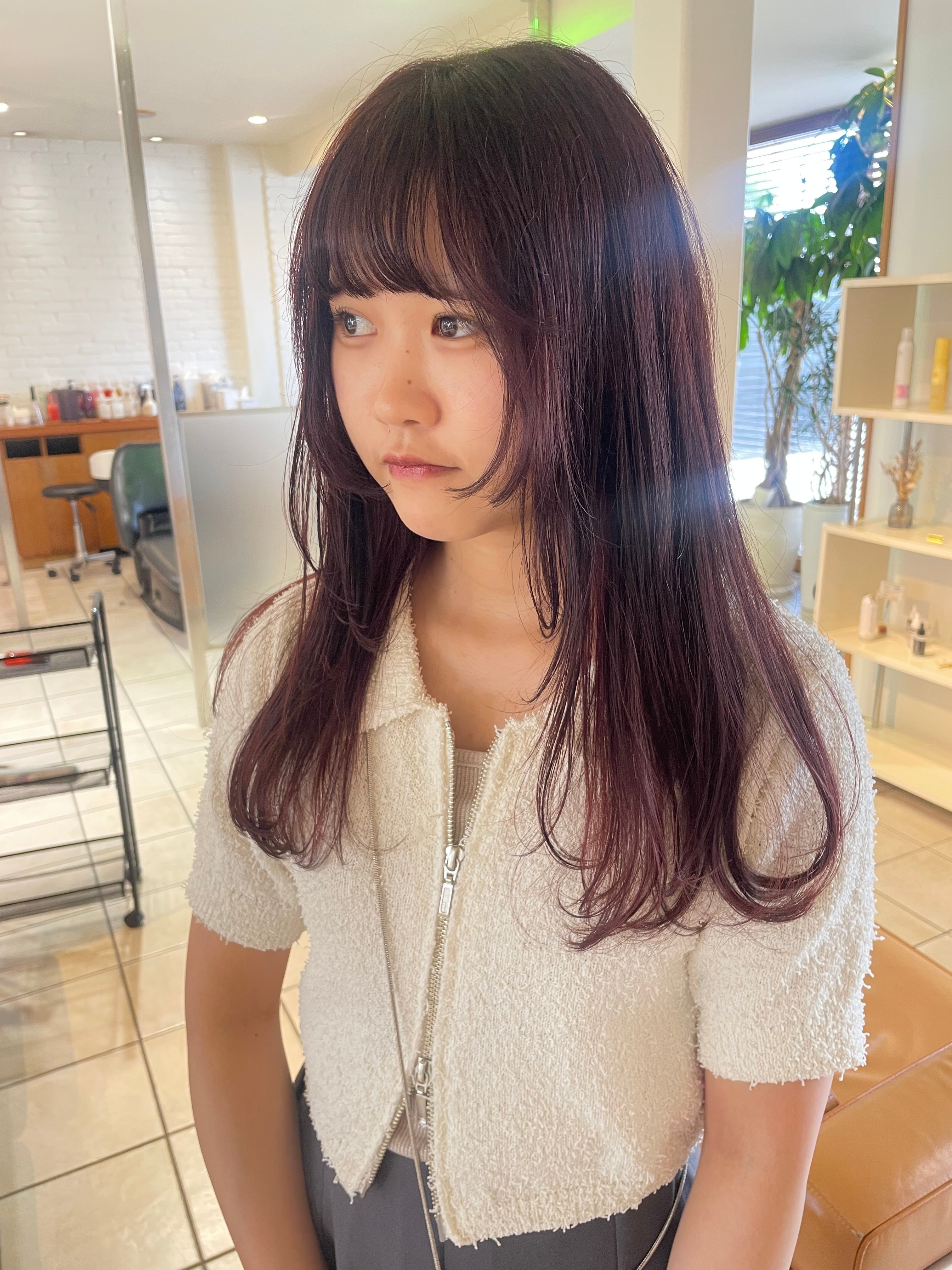 VAN COUNCIL春日井店【ヴァンカウンシルカスガイテン】のスタイル紹介。カシスピンク×顔周りレイヤー