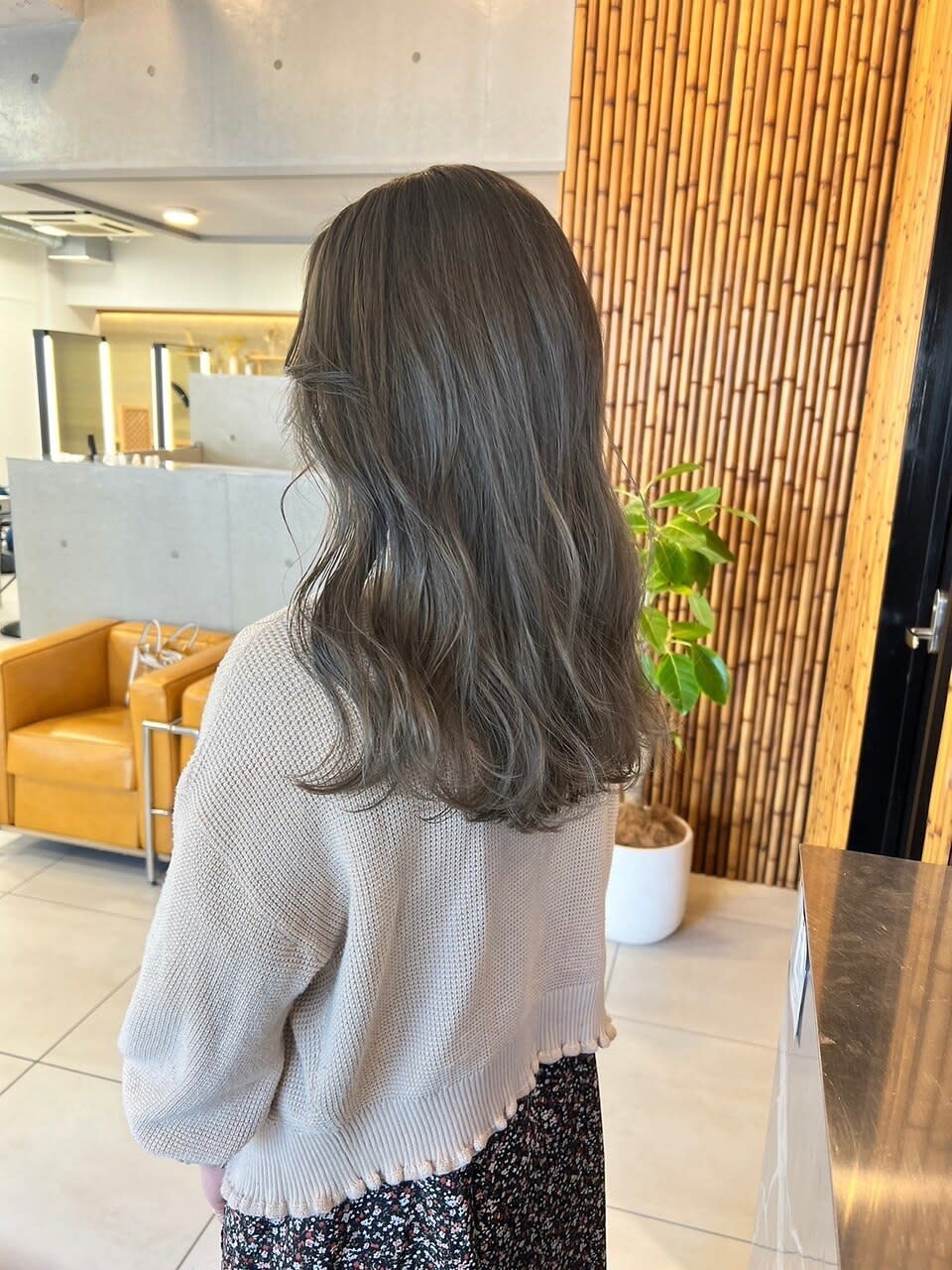 AffECTION kanayama 【アフェクション】【アフェクションカナヤマ】のスタイル紹介。グレージュカラー