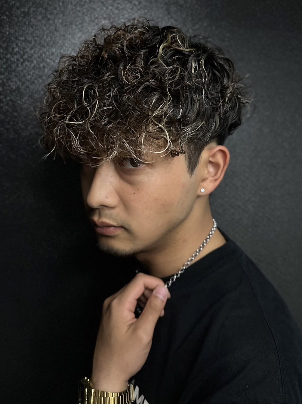 RISE 新小岩店【ライズ シンコイワテン】のスタイル紹介。スペインカール×ハイライト