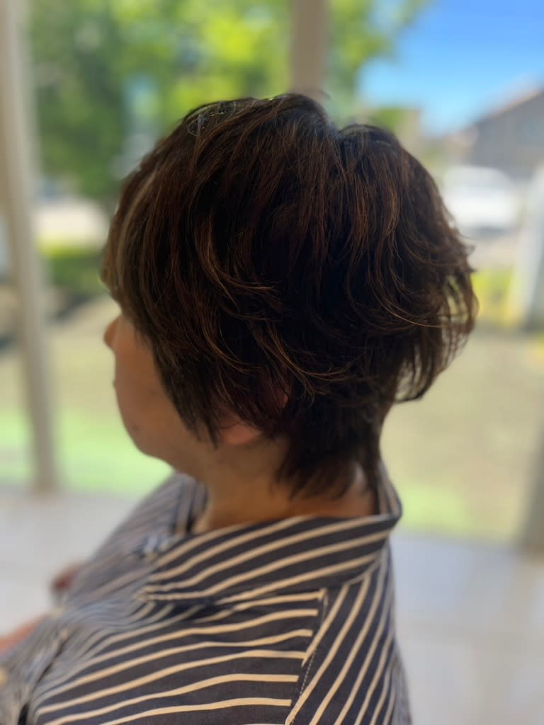 HAIR & MAKE EARTH 浜松志都呂店【ヘアメイクアース ハママツシトロテン】のスタイル紹介。ミセススタイル♪ハイライトカラー