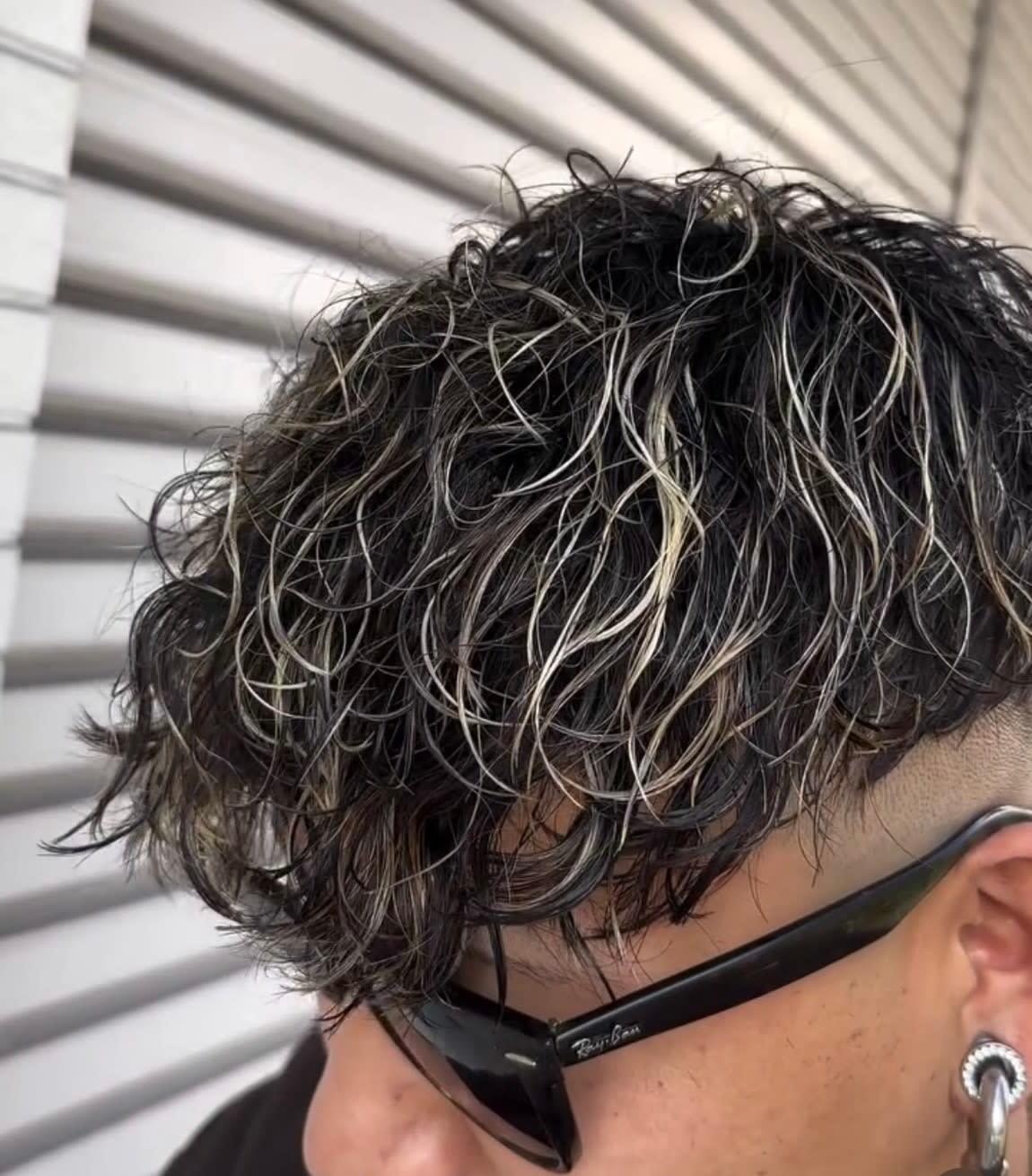 RISE 新小岩店【ライズ シンコイワテン】のスタイル紹介。ハイライトスペインカール