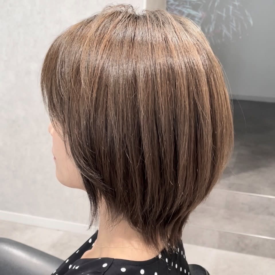 LUCK 本厚木【ラックホンアツギ】のスタイル紹介。白髪ぼかし/白髪活かし/ハイライト/グレイカラー