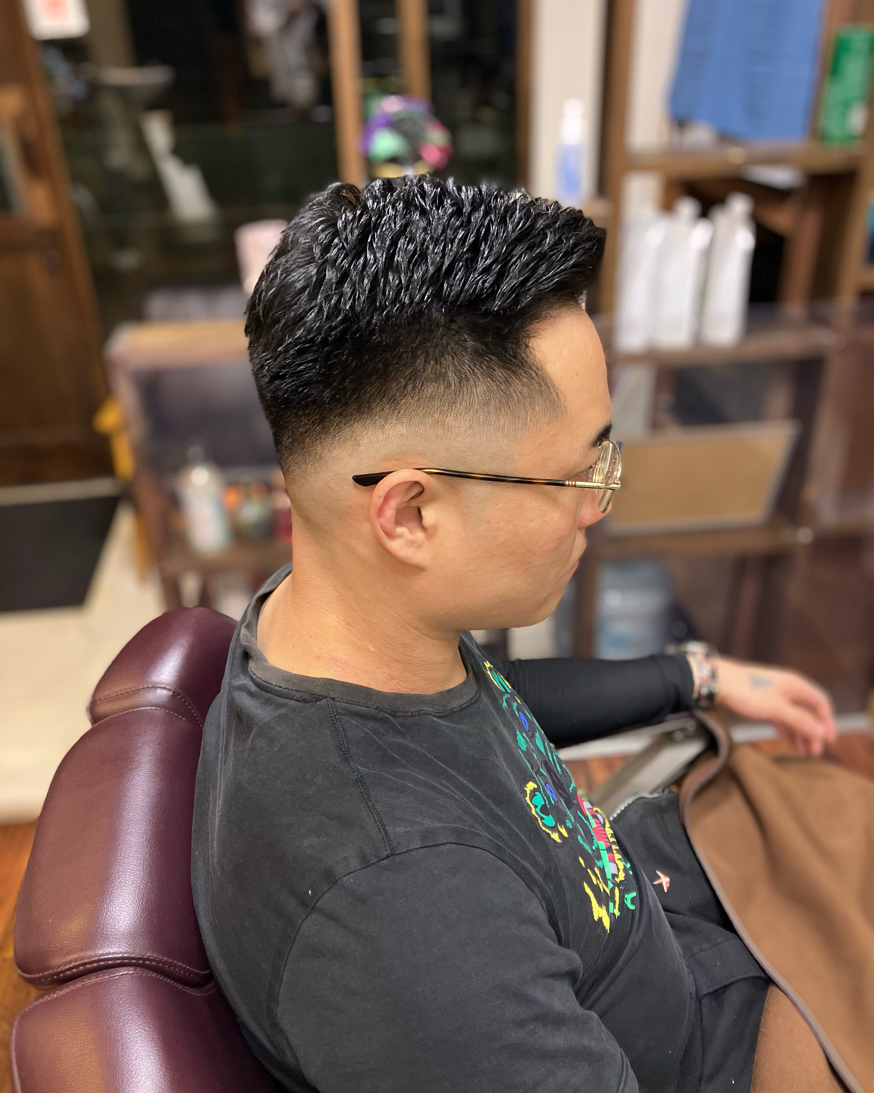 ヘアーサロンEVER【ヘアーサロンエバー】のスタイル紹介。サイドパートスキンフェードアイロンパーマ