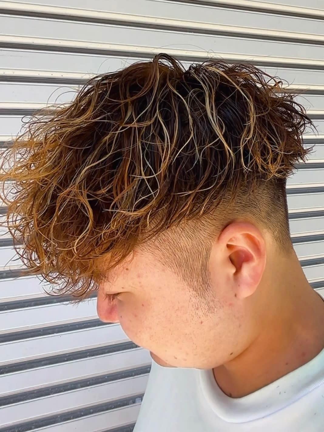 RISE 綾瀬店【ライズ アヤセテン】のスタイル紹介。【外国人風】スペインカール×ハイライト