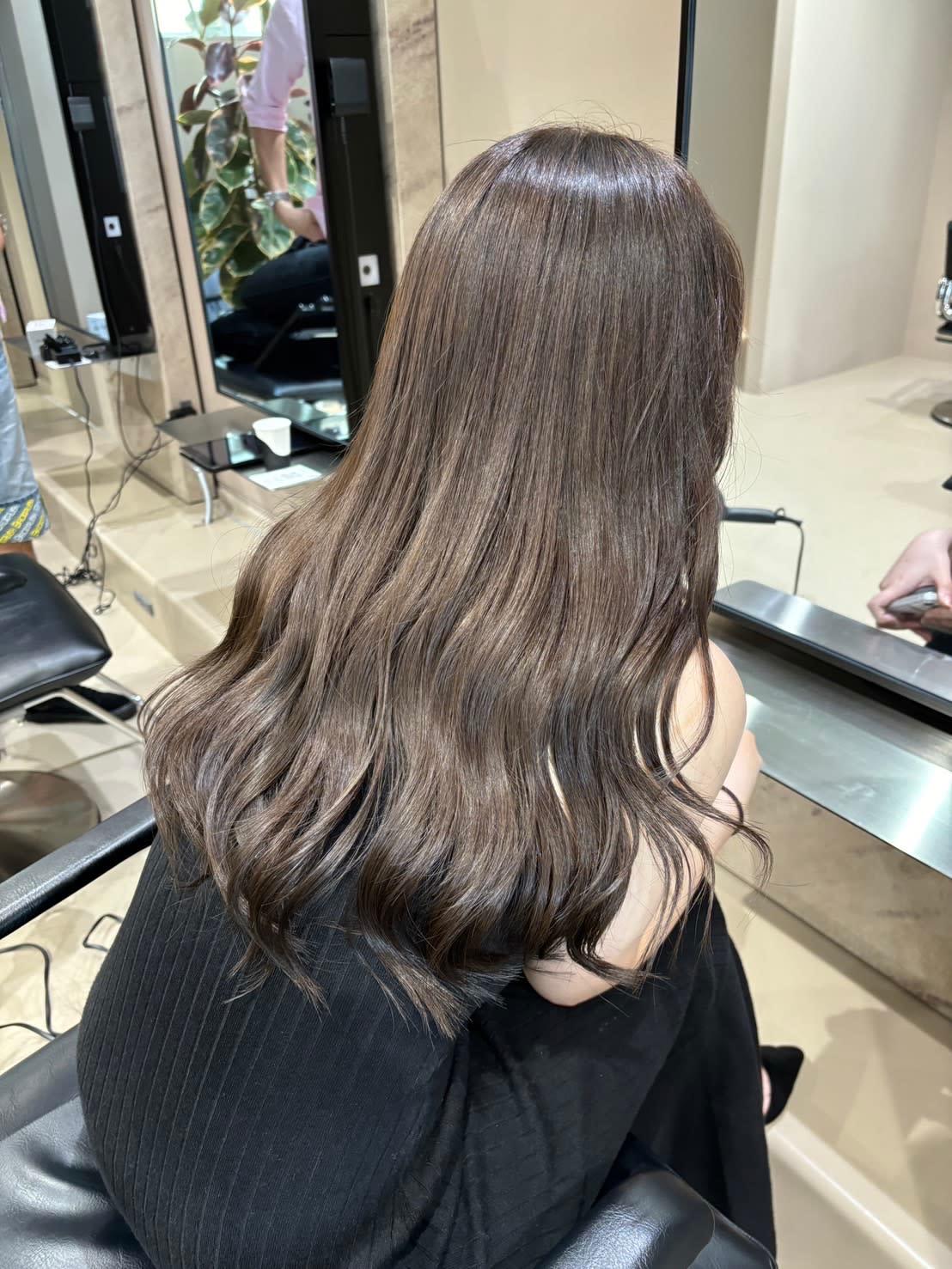 OAK 横浜【オーク ヨコハマ】のスタイル紹介。sheer brown