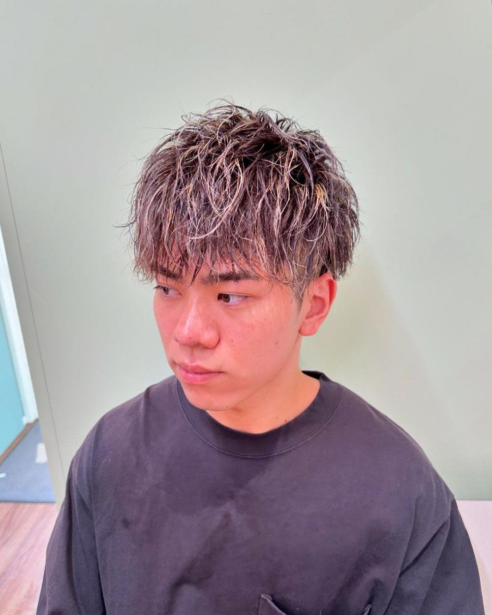 CREA men's 横浜能見台【クレアメンズ】【クレアメンズヨコハマノウケンダイ】のスタイル紹介。横浜ツイストスパイラルパーマメンズメッシュパーママッシュヘア