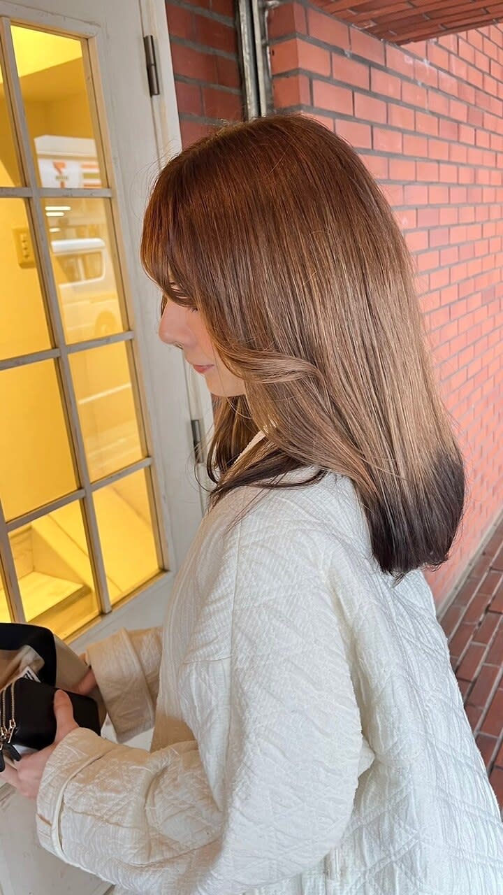 Live【リブ】のスタイル紹介。きつね風裾カラー　［久米川美容室］