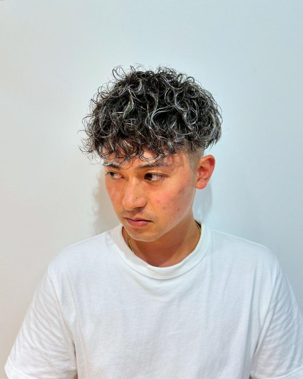 CREA men's 横浜能見台【クレアメンズ】【クレアメンズヨコハマノウケンダイ】のスタイル紹介。横浜メンズパーマメッシュパーマハイライトパーマスペインカール