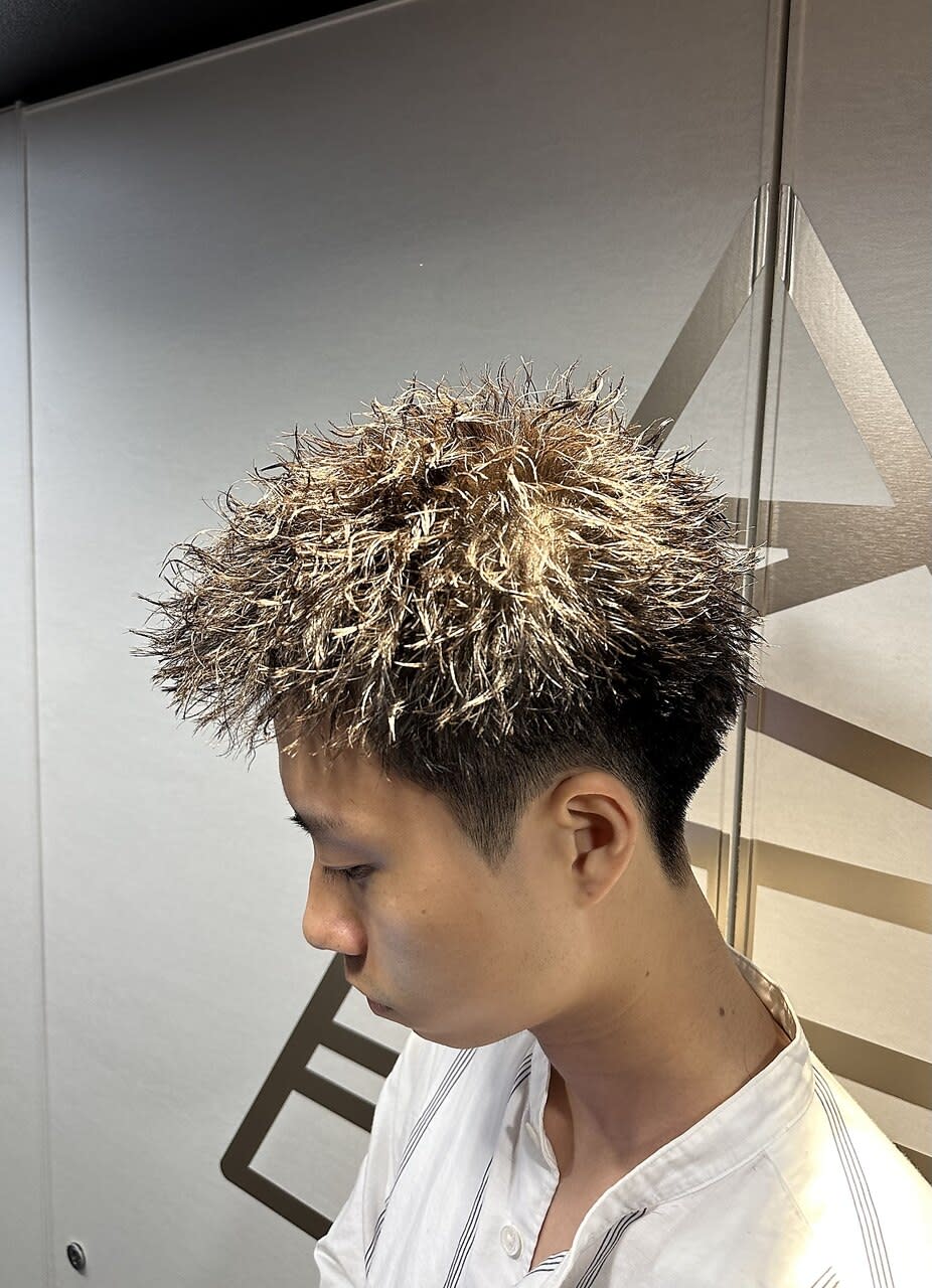 Men's salon RISE TOKYO 渋谷店【メンズサロンライズトーキョーシブヤテン】のスタイル紹介。【今流行りのスパイキーショート】ツイストパーマ/メンズヘア