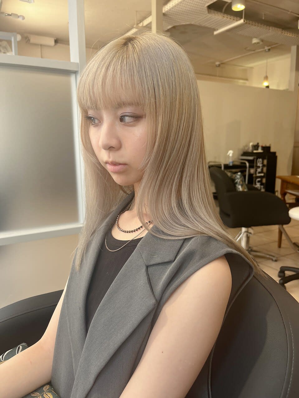 salon de bika【サロン ド ビカ】【サロン ド ビカ】のスタイル紹介。抜きっぱなしブロンドベージュ