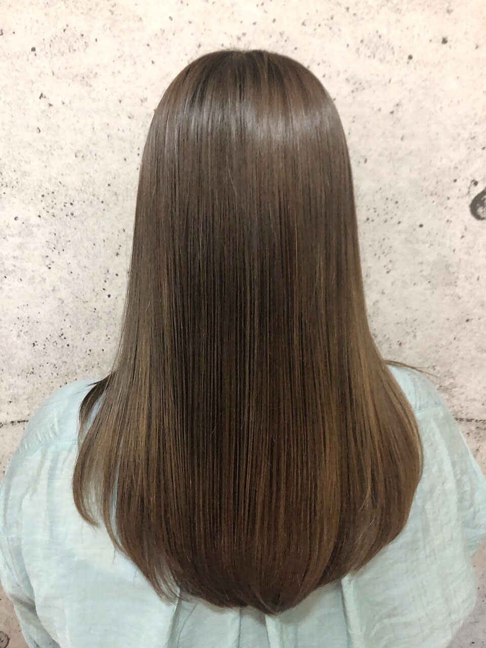 Bunch Of Peace【バンチオブピース】【バンチオブピース】のスタイル紹介。8～9トーン　ベージュcolour 　まとまり重視ロングヘア