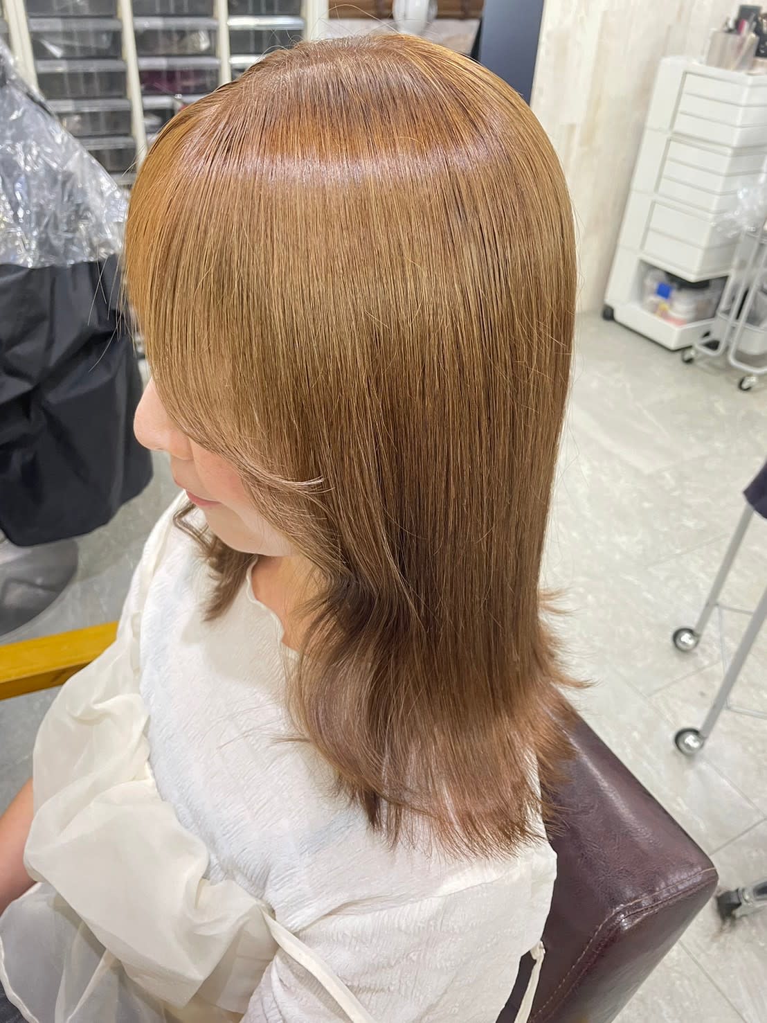 TOTAL HAIR MAKE CLAVIS［美容室&ヘアメイク］【トータルヘアメイククラビス】のスタイル紹介。ブリーチ無し透明感カラー