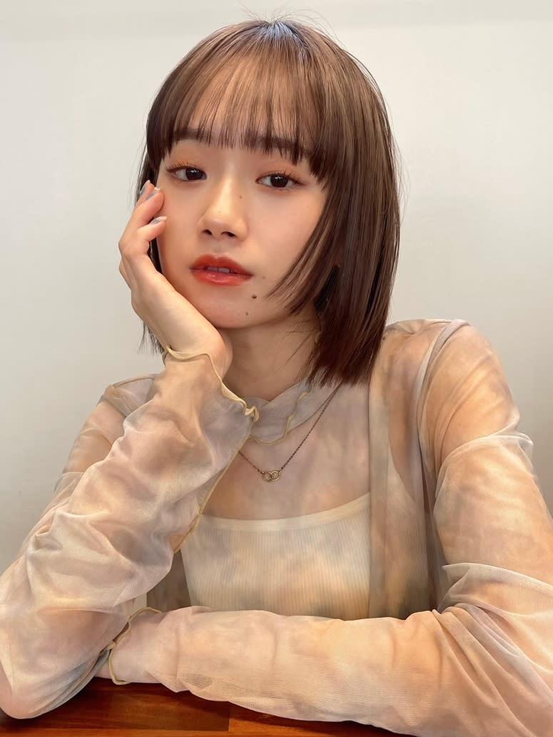 Farbe【ファルベ】のスタイル紹介。小顔レイヤー/顎ラインボブ/シアーカラー/ハニーベージュ