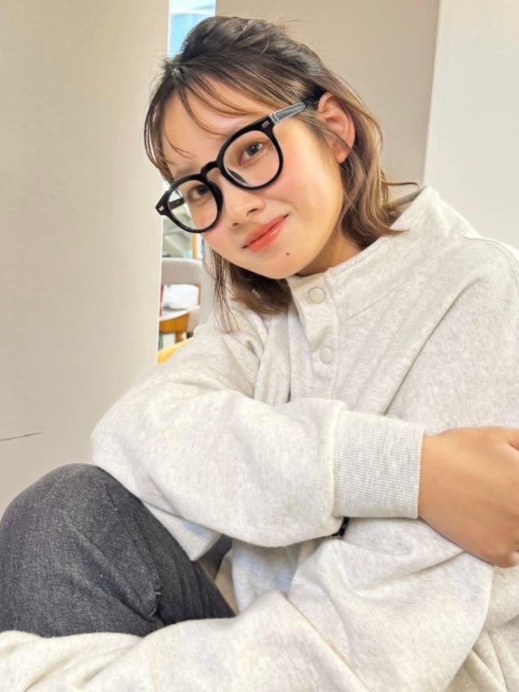 Farbe【ファルベ】のスタイル紹介。ヘアアレンジ/顎下ボブ/ベージュブラウン/Wカラー