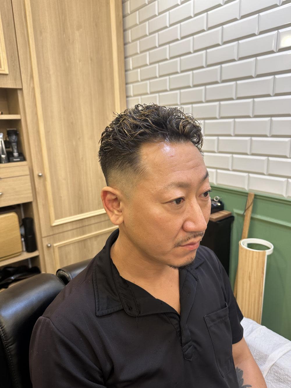 Y's BARBER GINZA 御茶ノ水店【ワイズ バーバー ギンザ オチャノミズ】のスタイル紹介。フェードメッシュ＋パーマ