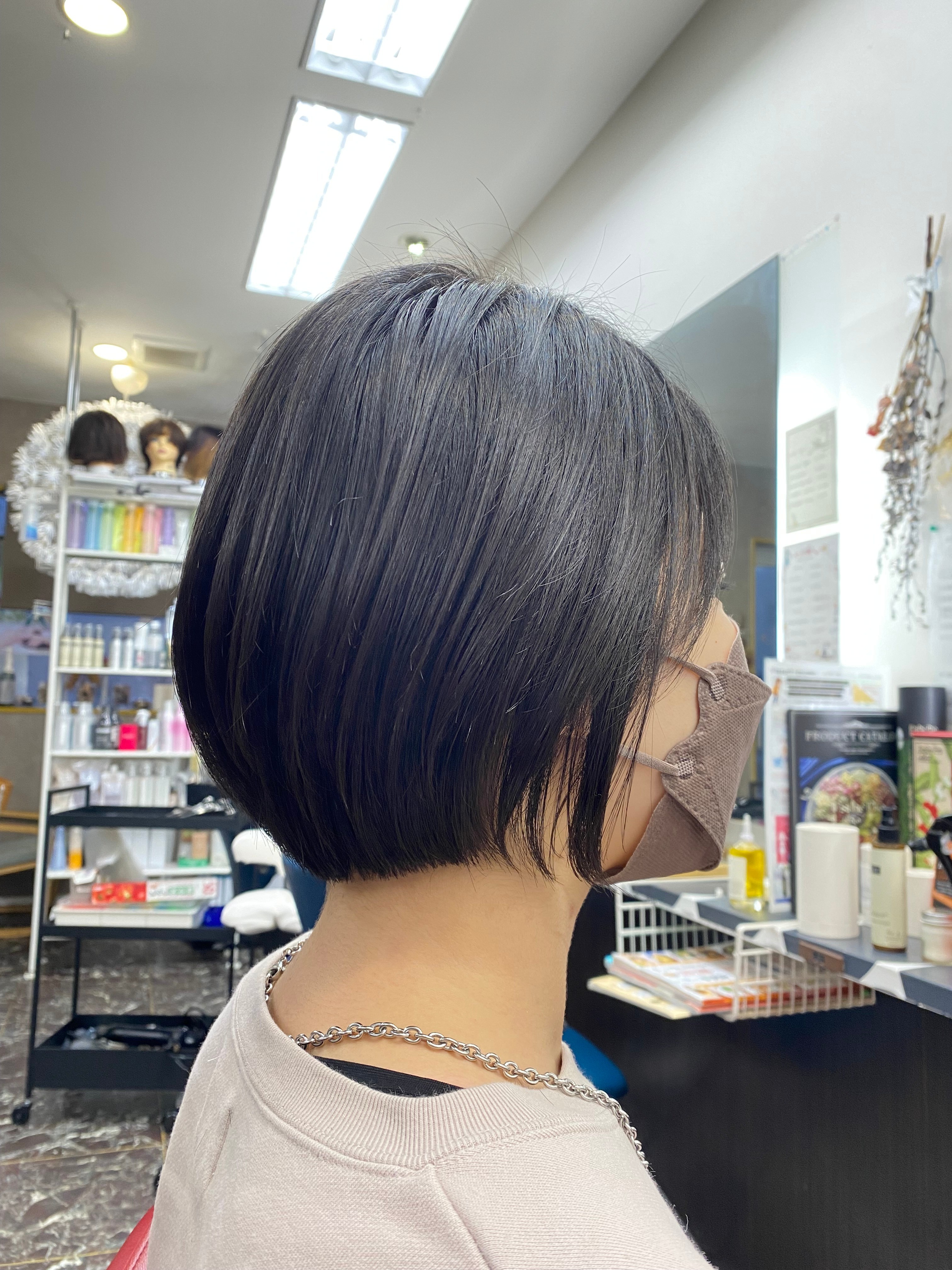 hair design Aura【ヘアデザインアウラ】のスタイル紹介。前上がり×ショートボブ