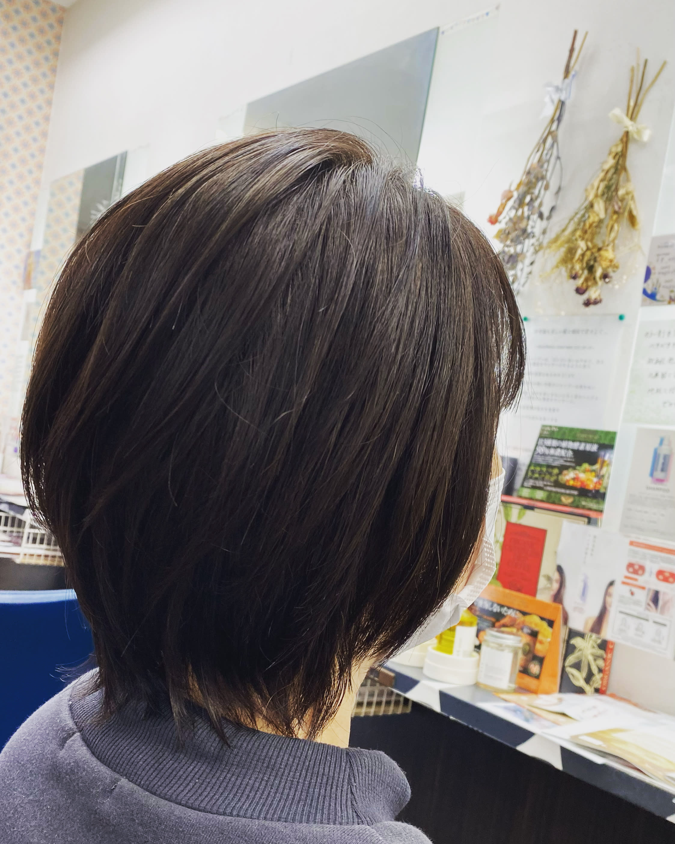 hair design Aura【ヘアデザインアウラ】のスタイル紹介。伸ばし中×ウルフ