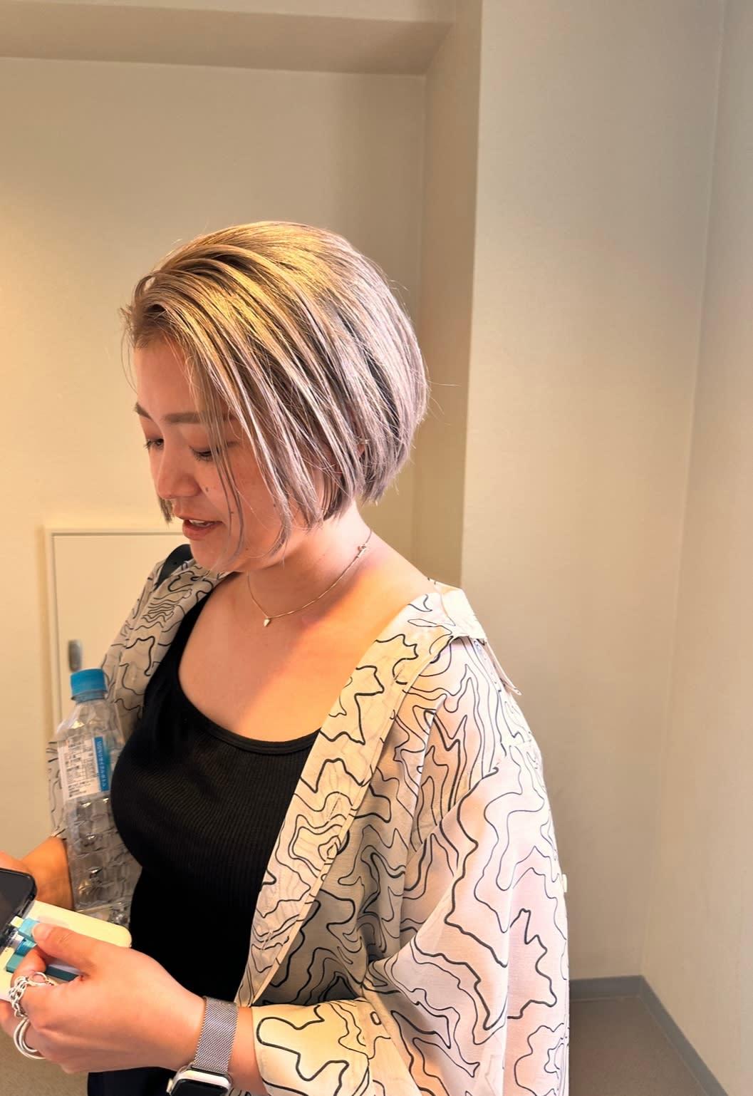 noka hair&eartherapy【ノカ ヘアーアンドイヤーセラピー】のスタイル紹介。【noka 新宿】透明感たっぷりホワイトベージュ