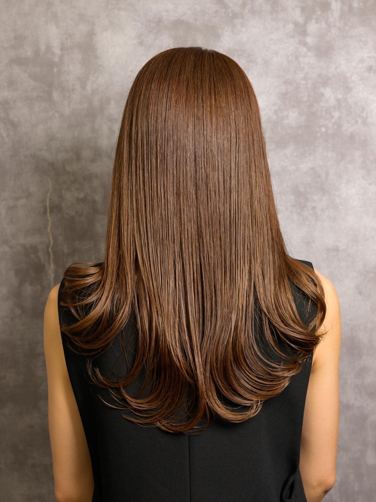 XYZ HAIR design【エックスワイジーヘアーデザイン】のスタイル紹介。最高の艶と上品な後ろ姿