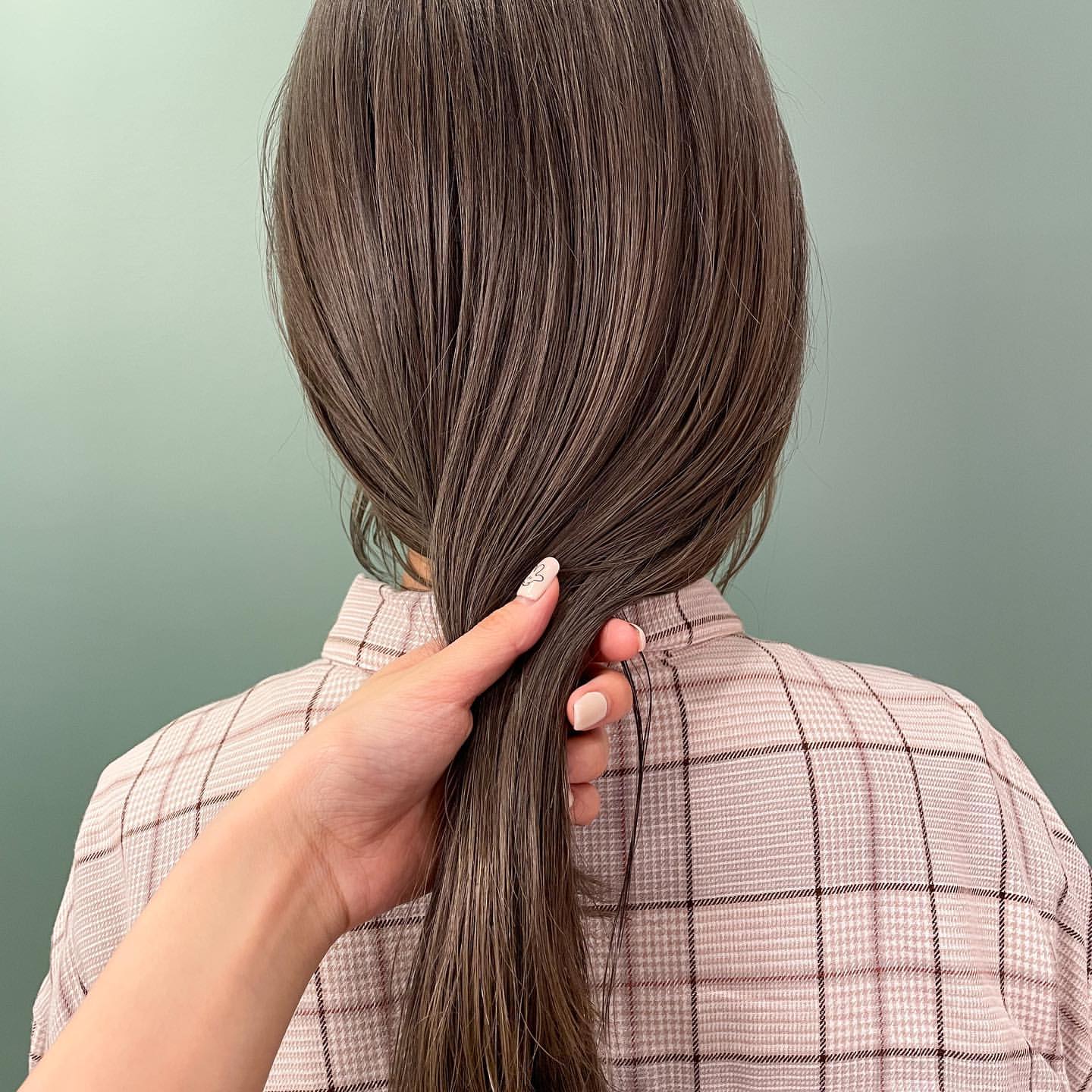 ann HAIRS 泉佐野店【アンヘアーズ】のスタイル紹介。オリーブカラー