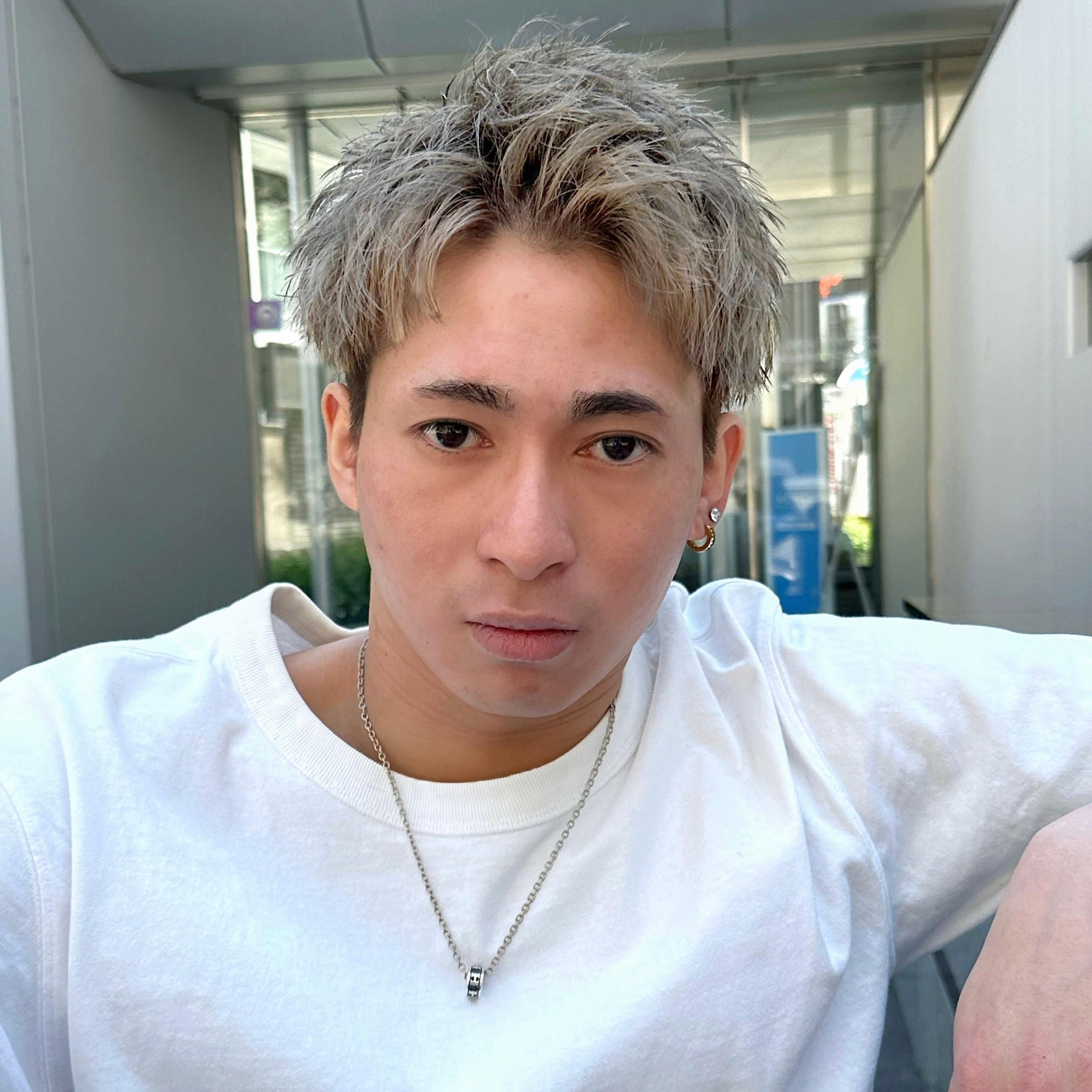 Lond GULLMAN/メンズ専門サロン/名駅【ロンドガルマン】のスタイル紹介。グレージュ/アップバングショート