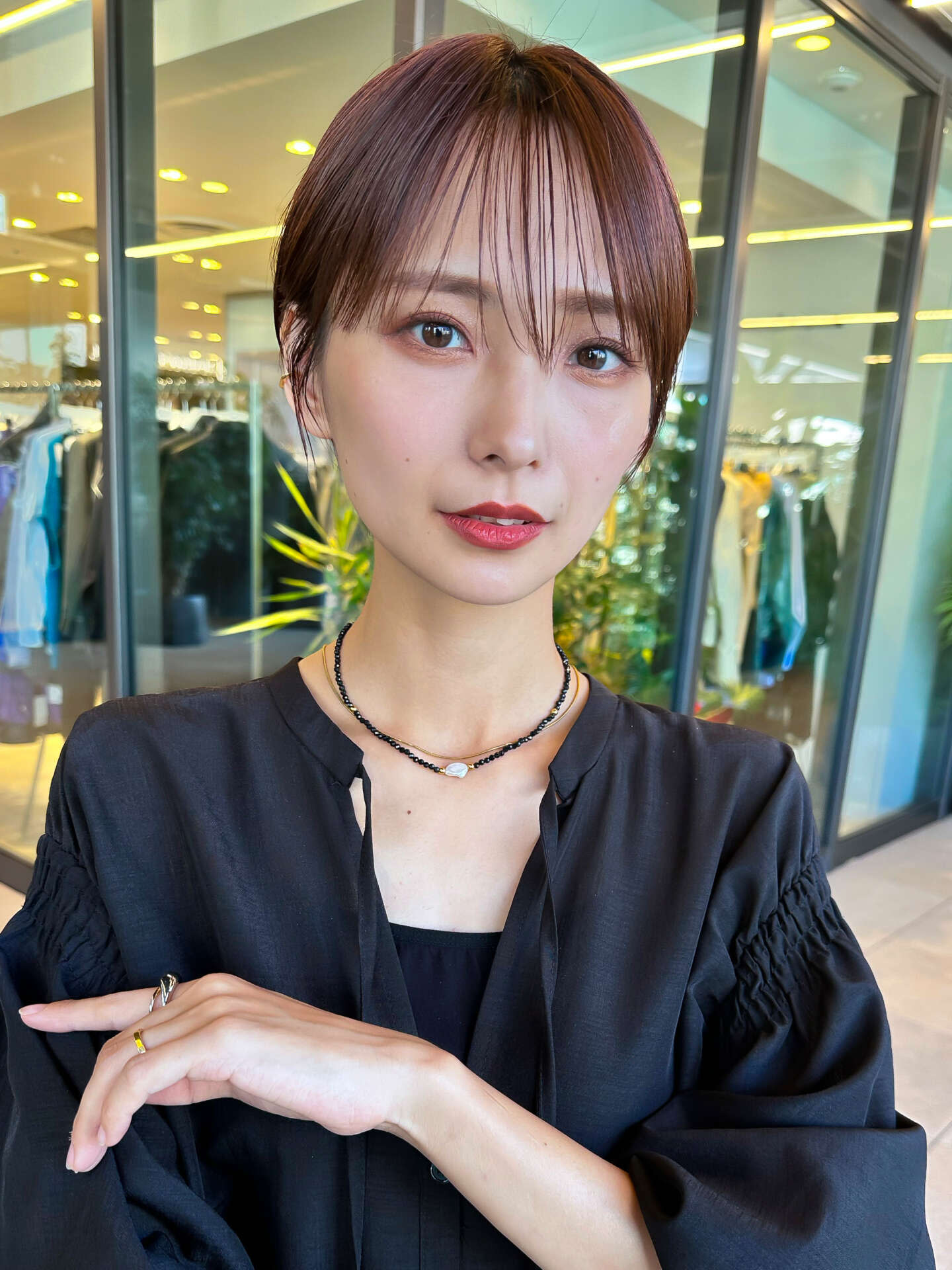 Violet 横浜店【バイオレット ヨコハマテン】のスタイル紹介。モードジェンダーレスタイトシースルーバングマッシュショート