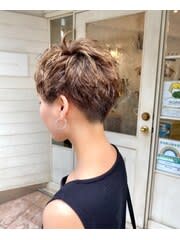 CHAINON 赤羽店【シェノン】のスタイル紹介。ハイトーンベリーショート耳かけ刈り上げ女子前髪イメチェン