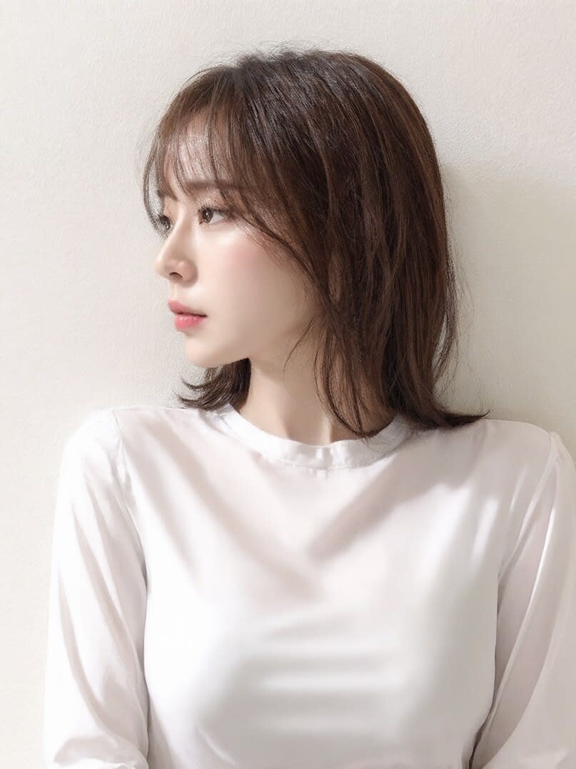 L'or Kyoto【ロル キョウト】のスタイル紹介。顔周りレイヤーセミディスタイル