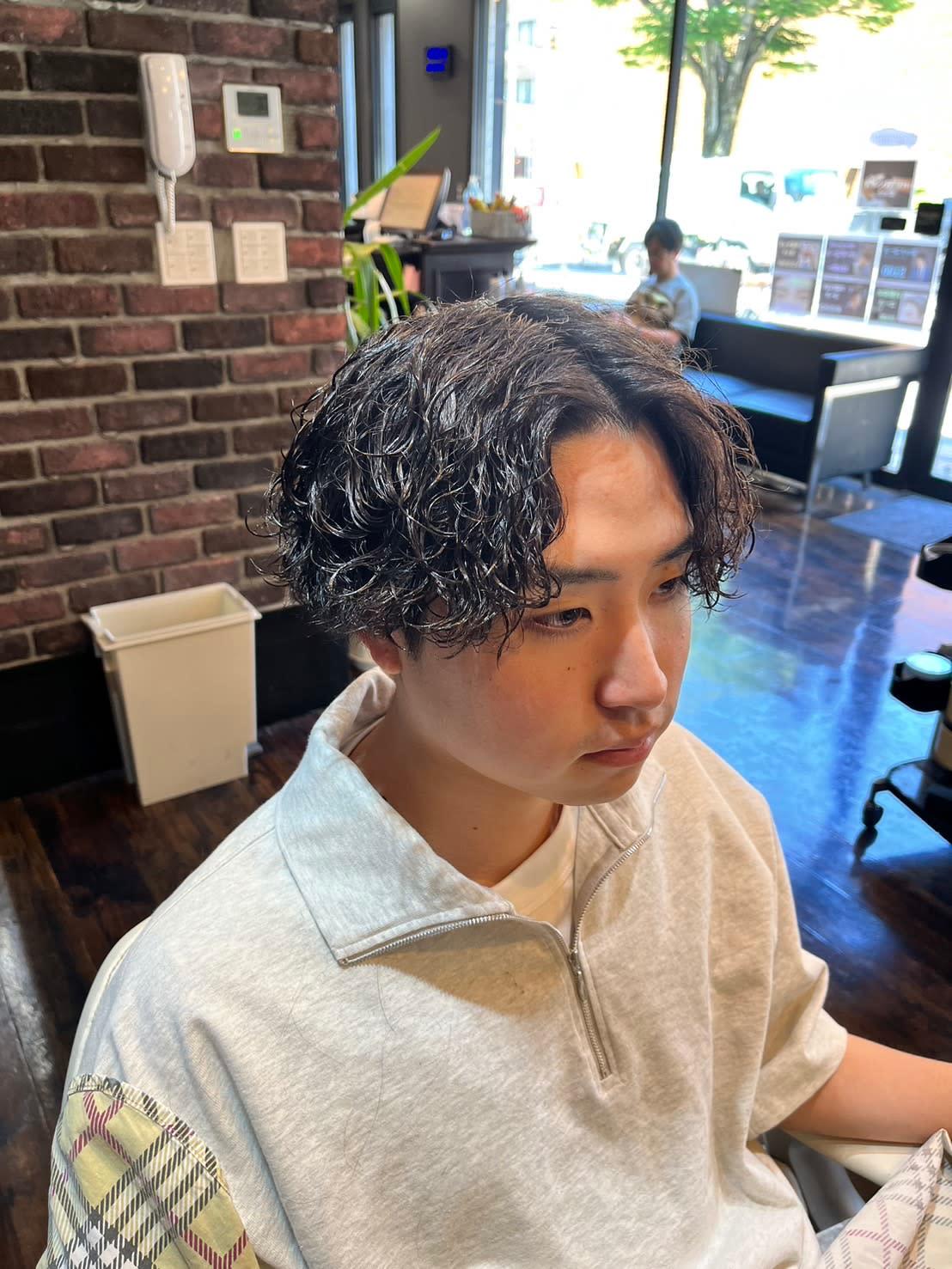 Smile hair 浦和店【スマイルヘアウラワテン】のスタイル紹介。ツイストスパイラルパーマ　センターパート