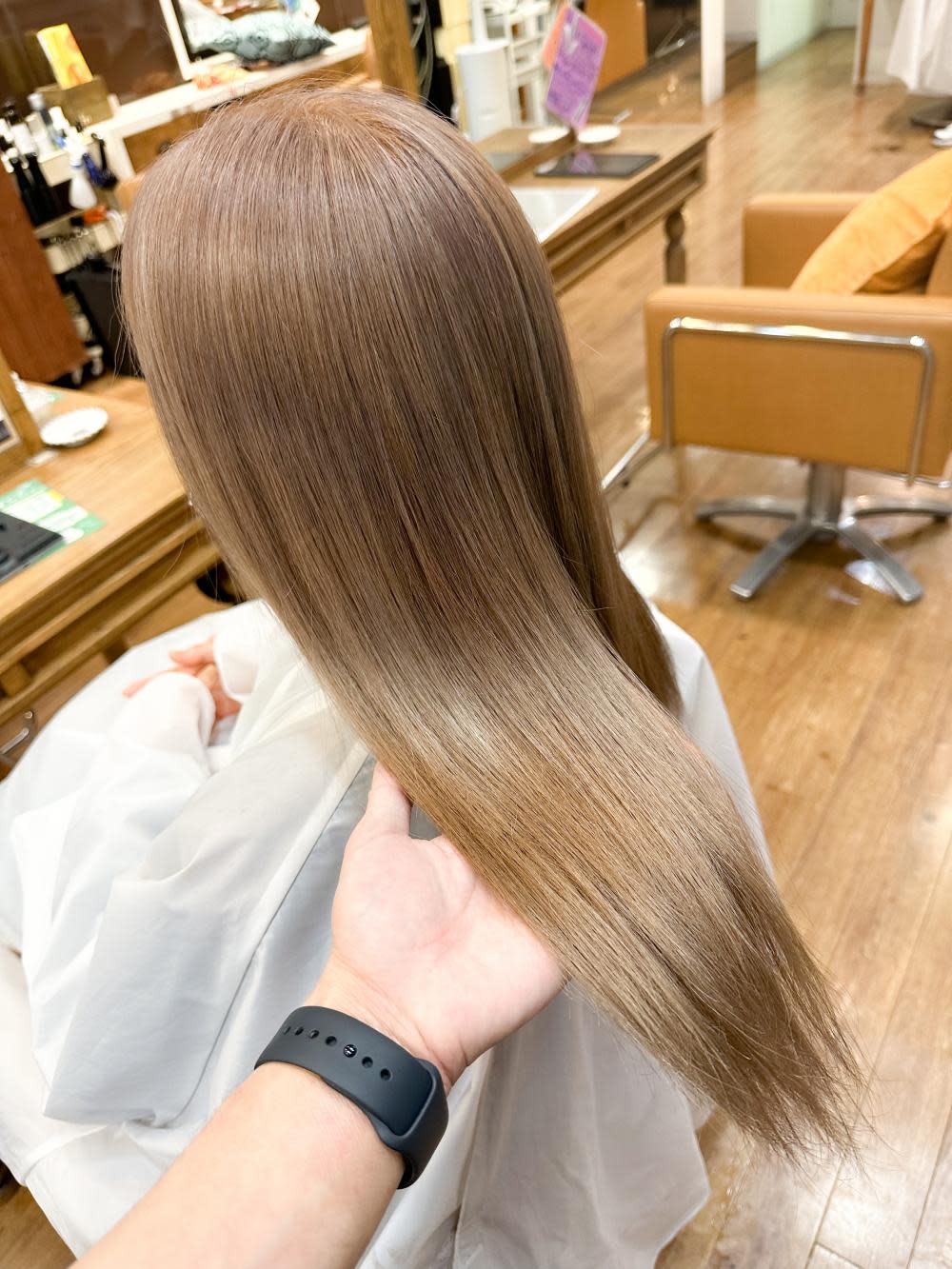 LAB【ラブ】のスタイル紹介。【王道ハイトーンミルクティーカラー】