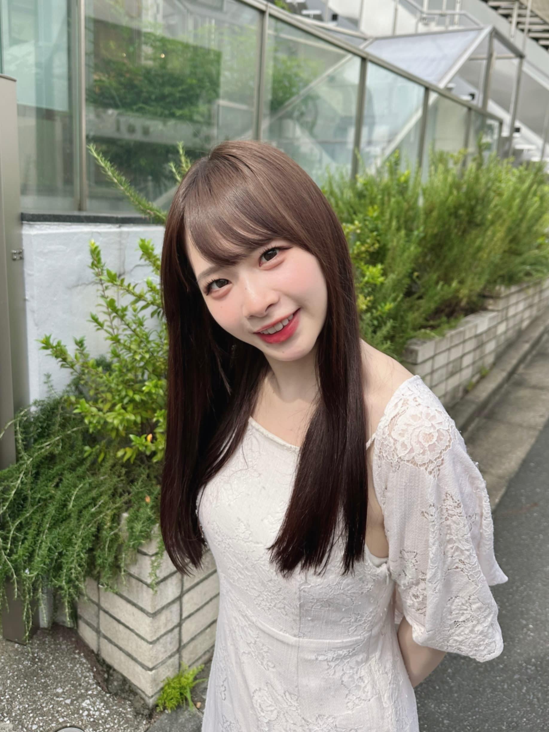 freera 表参道【フリーラ オモテサンドウ】のスタイル紹介。潤艶ブラウンカラー