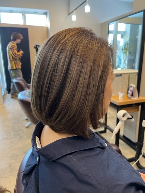 WE RULE 手稲店【ウィールール テイネテン】のスタイル紹介。ハイライトグレージュボブ