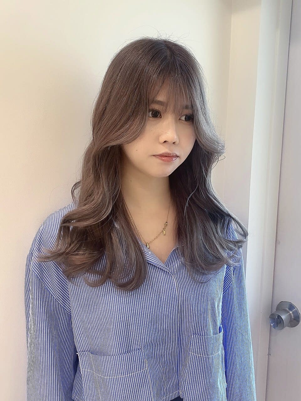 SALON MOGO IKEBUKURO【サロンモゴイケブクロ】のスタイル紹介。《 アッシュグレージュカラー 》