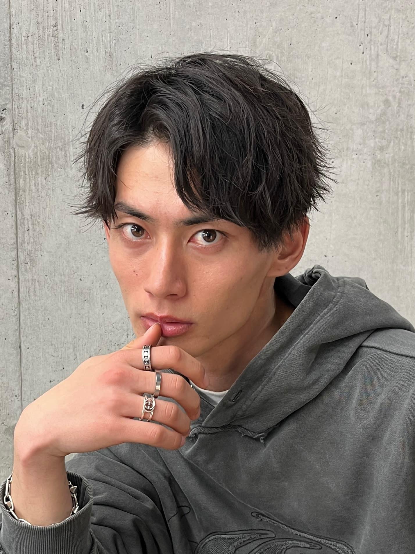 Men's hair Hui 恵比寿【メンズ ヘア フイ エビス】のスタイル紹介。アップバング/2wayスタイル/刈り上げマッシュ