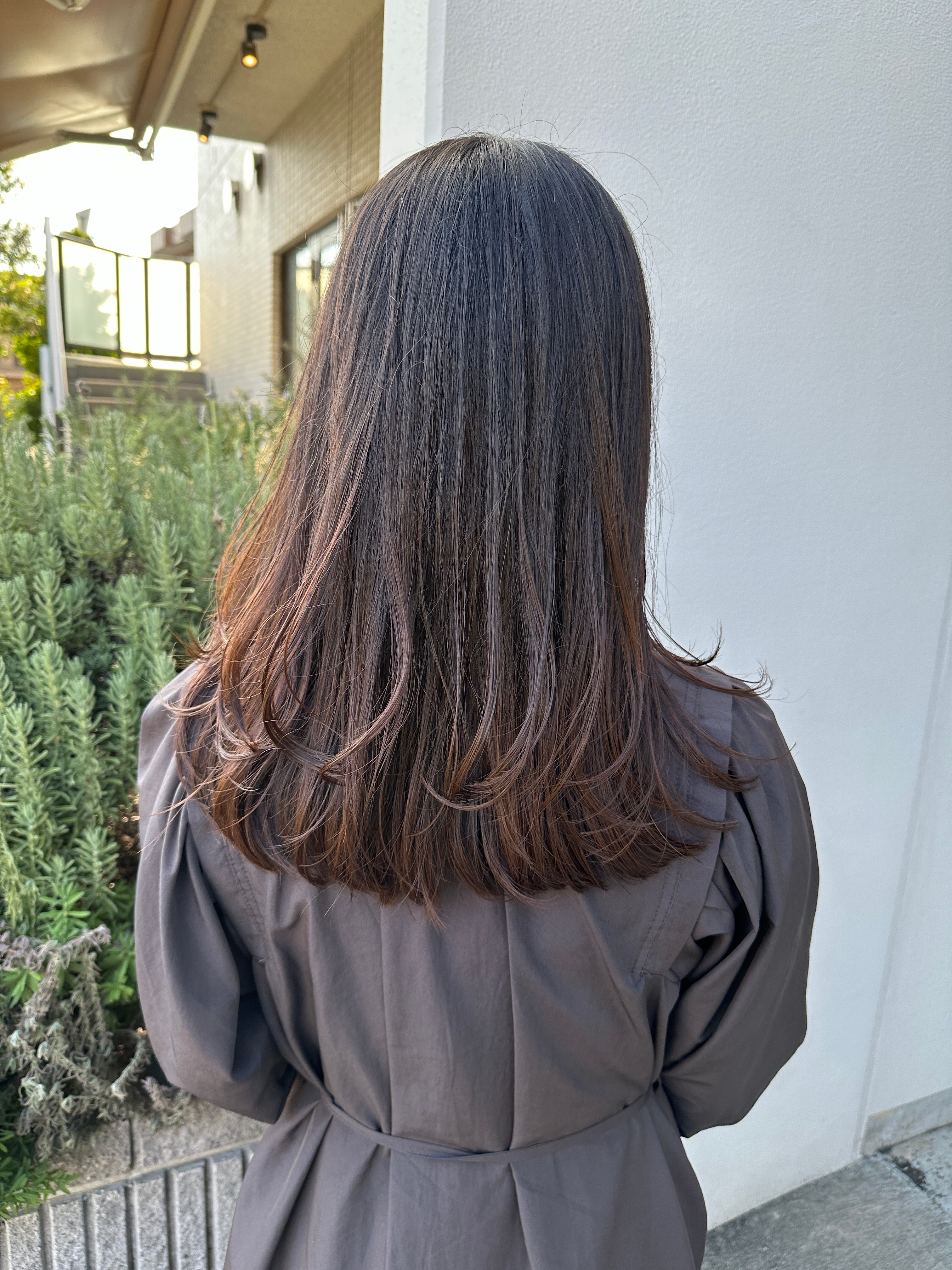 トリートヘアデザイン 新浦安店【トリート ヘア デザイン シンウラヤステン】のスタイル紹介。ミディアムレイヤー