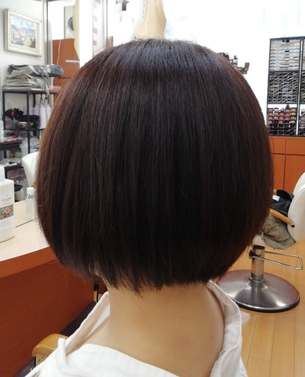 apollona【アポローナ】のスタイル紹介。ごっそり軽くしたショートボブ&落ち着いたアッシュブラウン