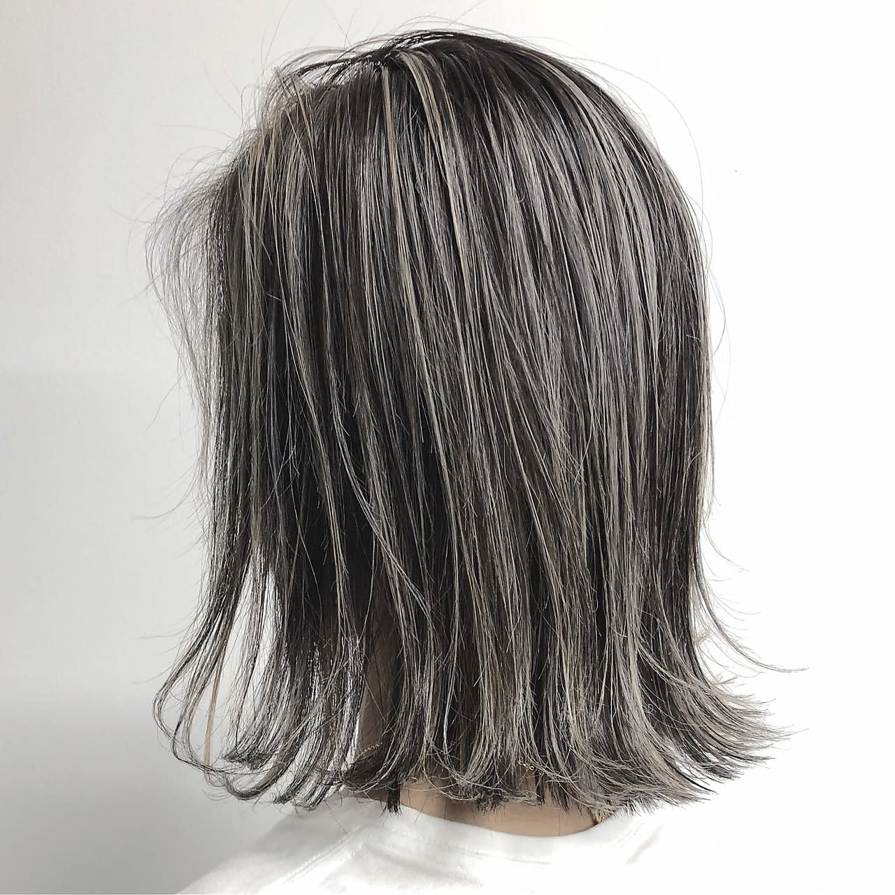 cielo by siesta 池袋【シエロ バイ シエスタ】【シエロ バイ シエスタ】のスタイル紹介。グレーハイライト