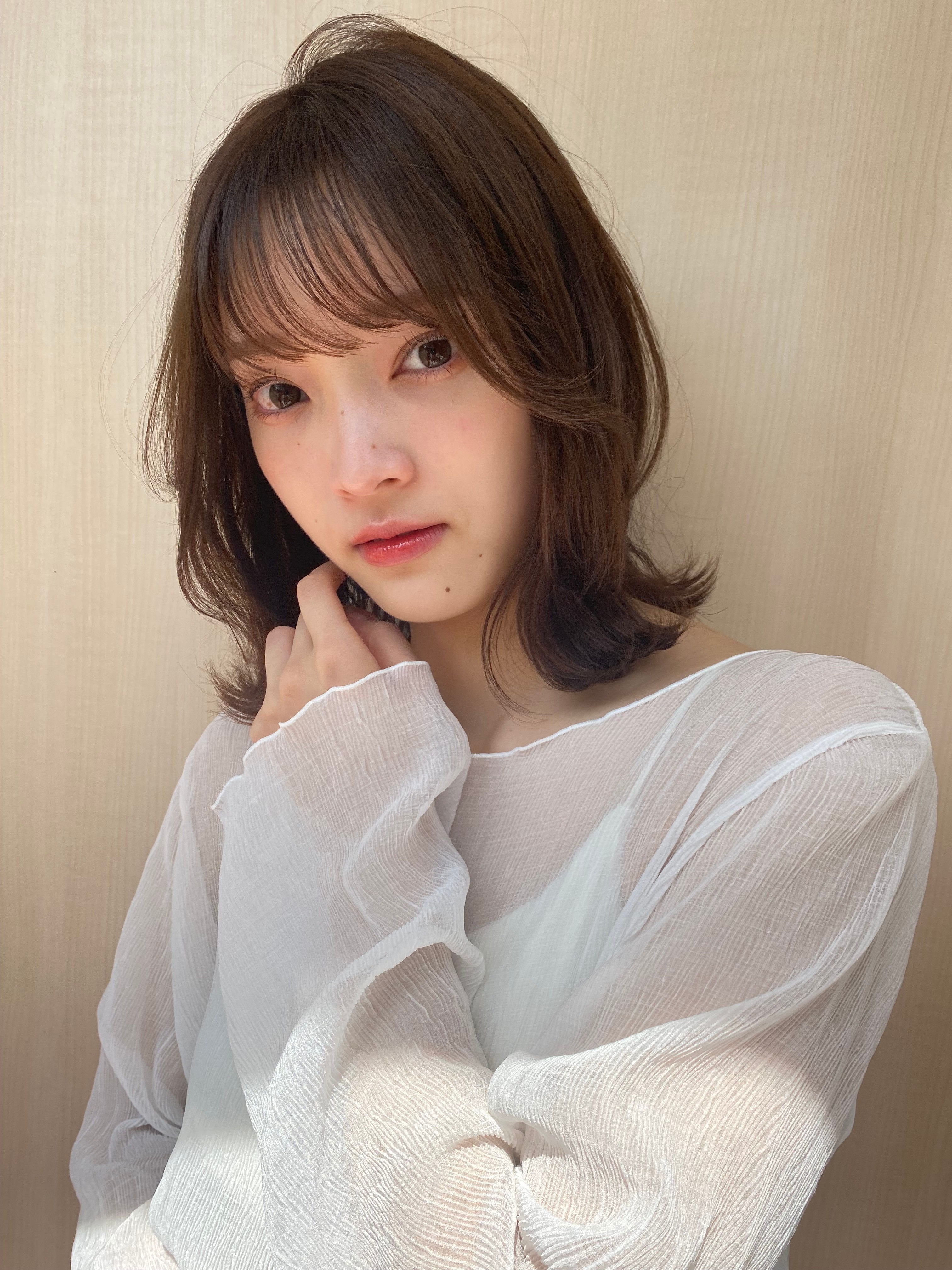 アンフレール【アンフレール】のスタイル紹介。顔まわりレイヤー×くびれヘア/大園芽依