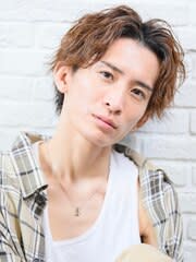 メンズサロン Johnny MEN 高田馬場店【ジョニーメン】【メンズサロンジョニーメンタカダノババテン】のスタイル紹介。グロッシーセンターパートヘア