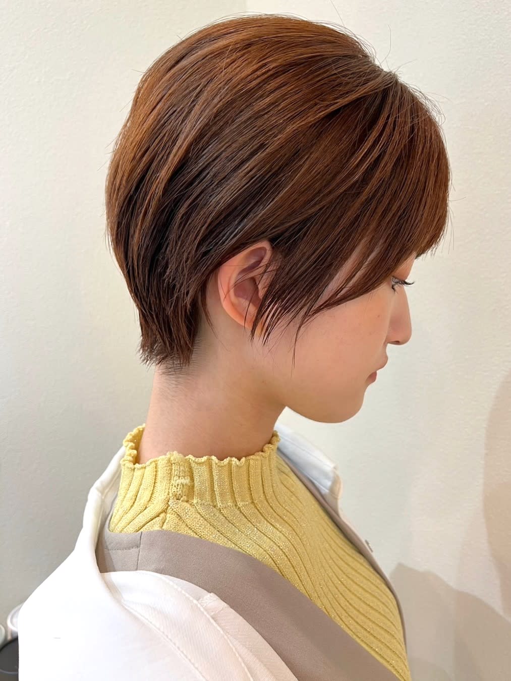 GRITTERs 仙台中央店【グリッター】【グリッター センダイチュウオウテン グリッター】のスタイル紹介。ベージュカラー　ショートマッシュ　レイヤー　20代　30代