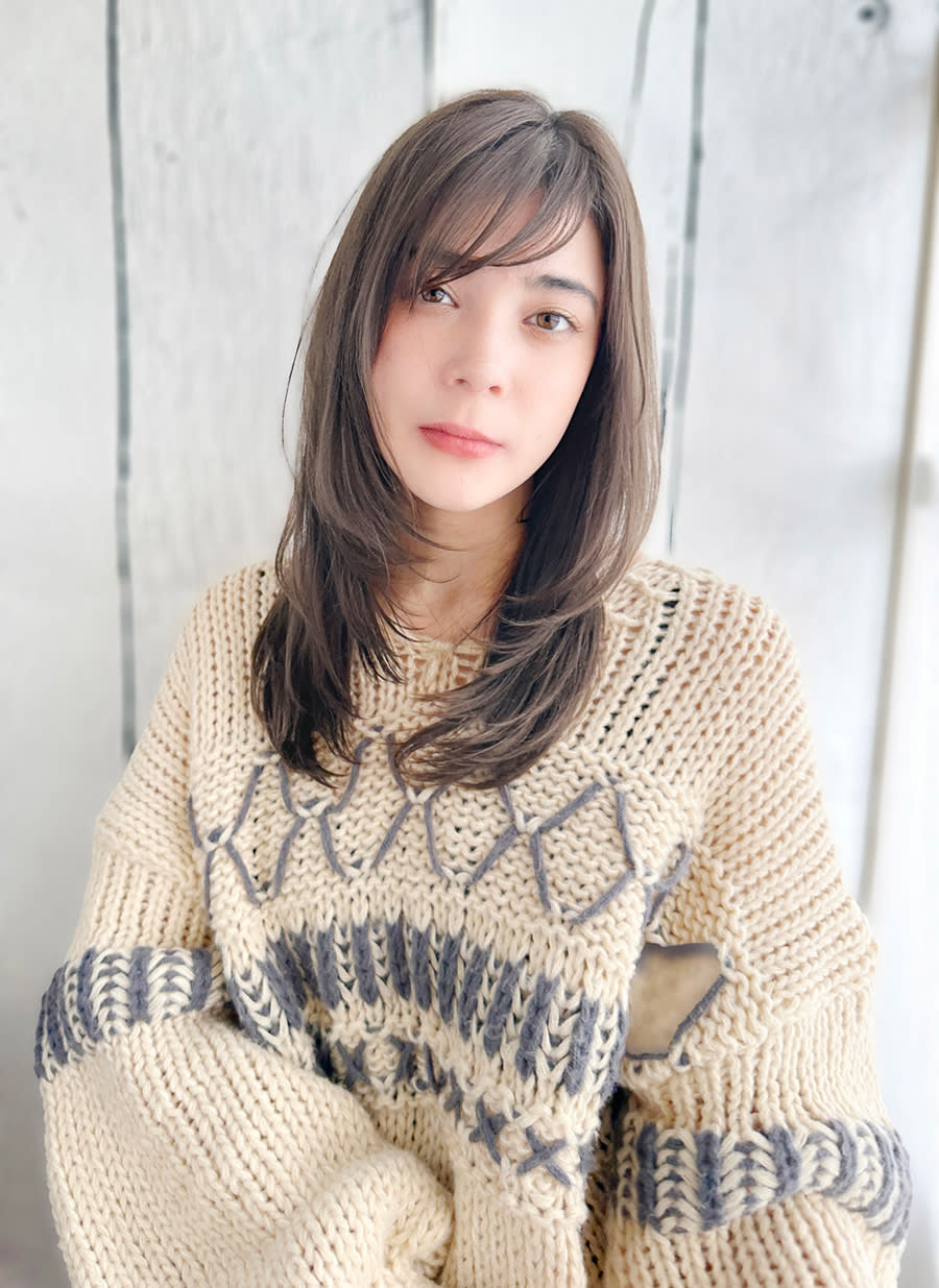 Resortsalon M 新宿東口【リゾートサロン エム シンジュクヒガシグチ】のスタイル紹介。小顔効果抜群☆レイヤーカット