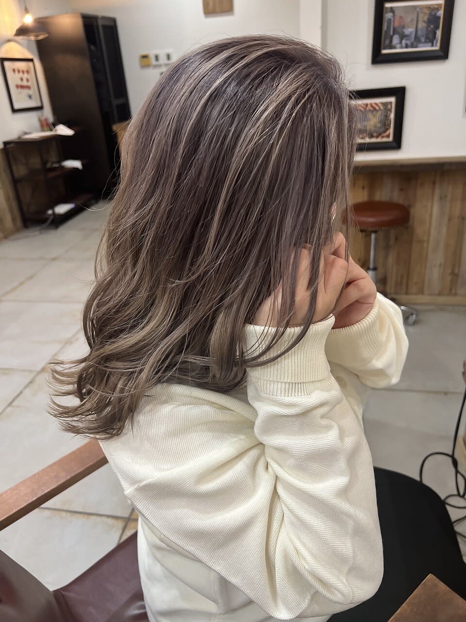 hair design Norm【ヘアデザインノーム】のスタイル紹介。Norm横浜　グレージュ×バレイヤージュ