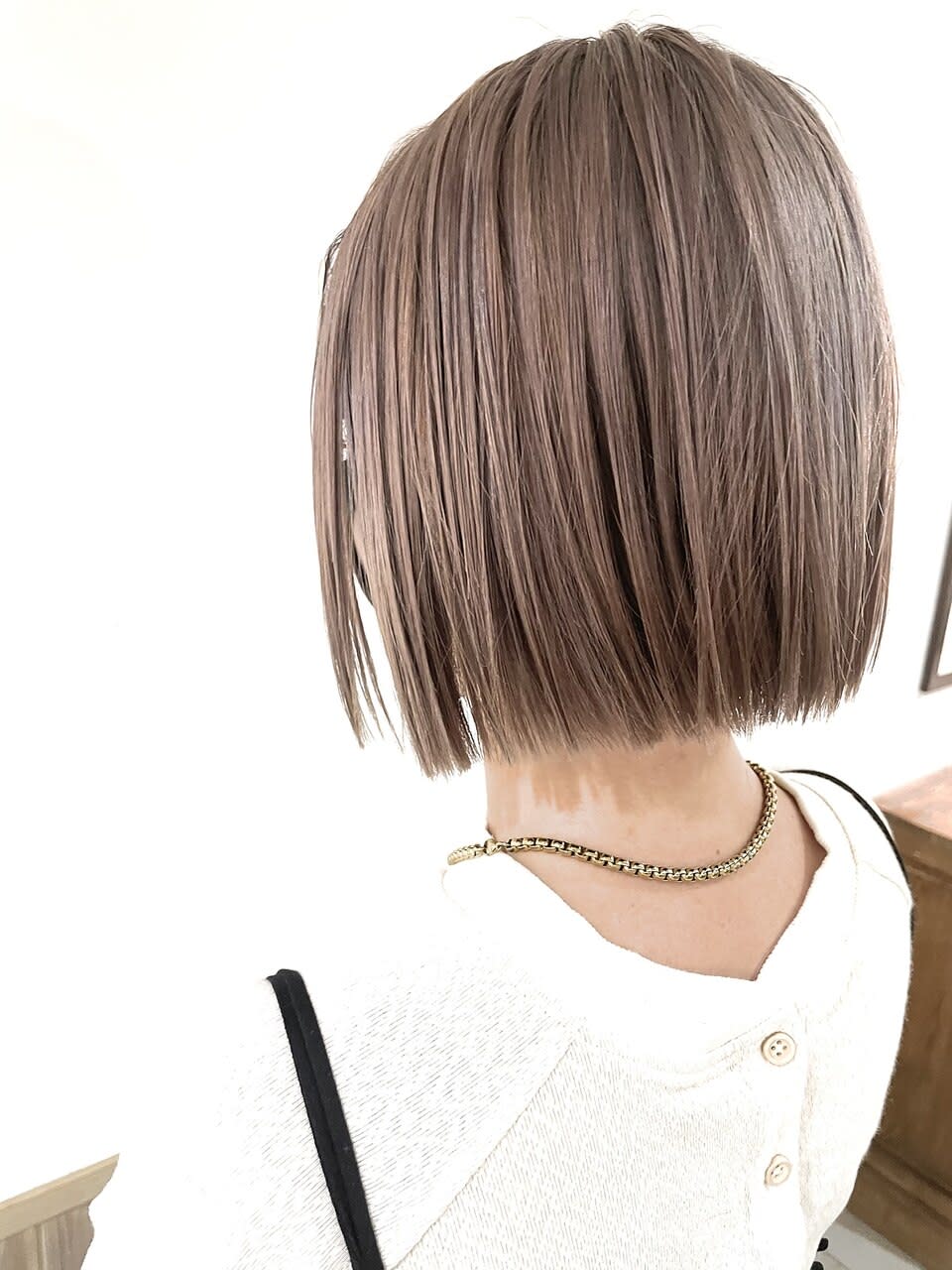 hair design Norm【ヘアデザインノーム】のスタイル紹介。Norm横浜タッセルボブ/切りっぱなしボブ×グレージュカラー