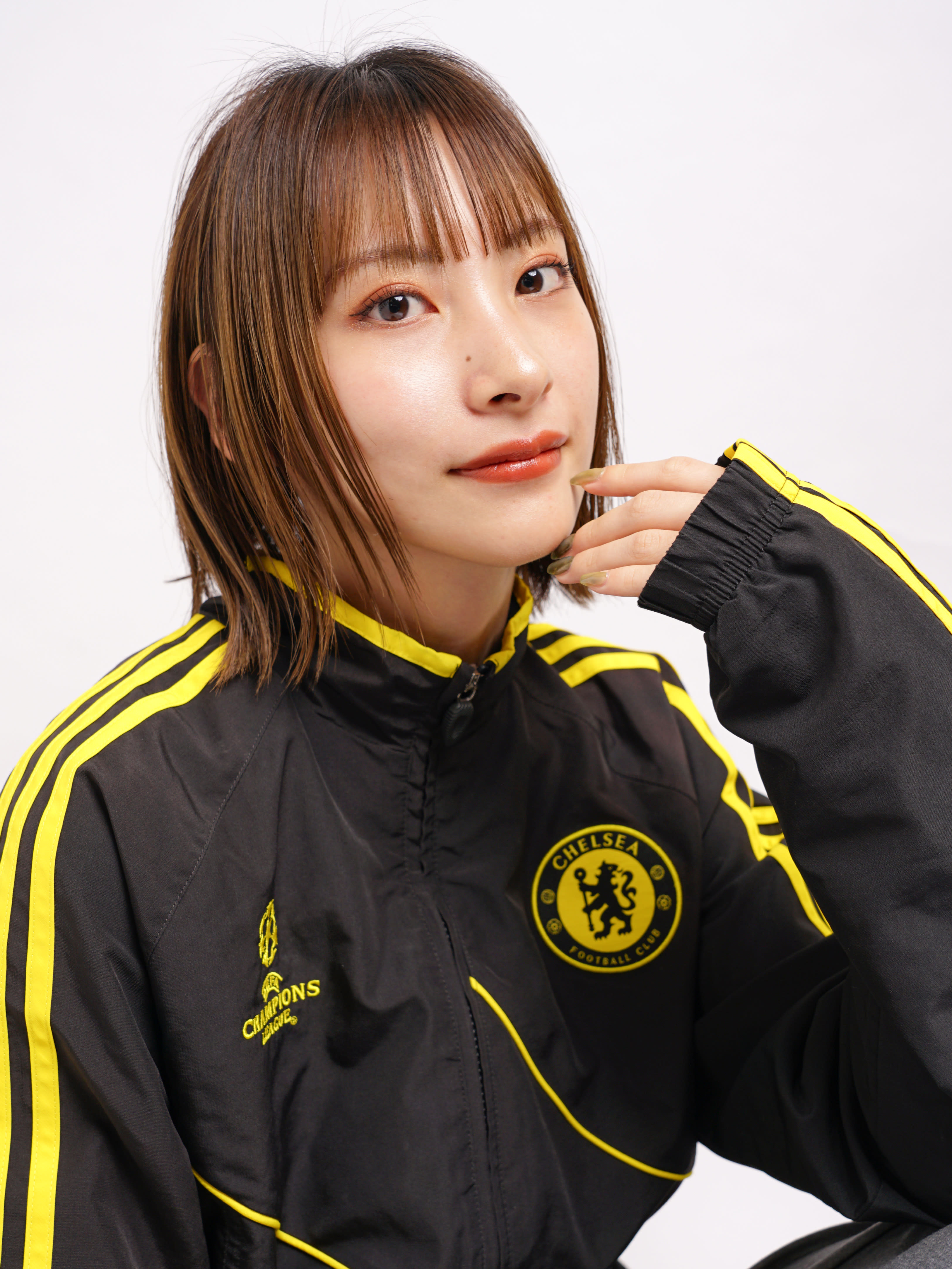 cozy creww【コージークルー】【コージークルー】のスタイル紹介。★くびレイヤーエモージュケアカラー美髪切りっぱなしセミディ